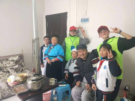 D:\D盘\青年志愿者\2019\3.5学雷锋图片\C~H1FBWS{)FCL4%~P)NP[DK.jpg